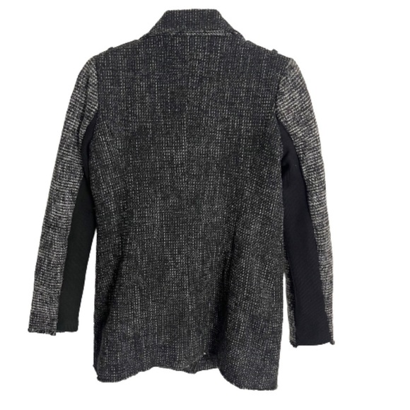 Women’s BCBG Black & White Woven Coat Size Small! - Picture 3 of 9